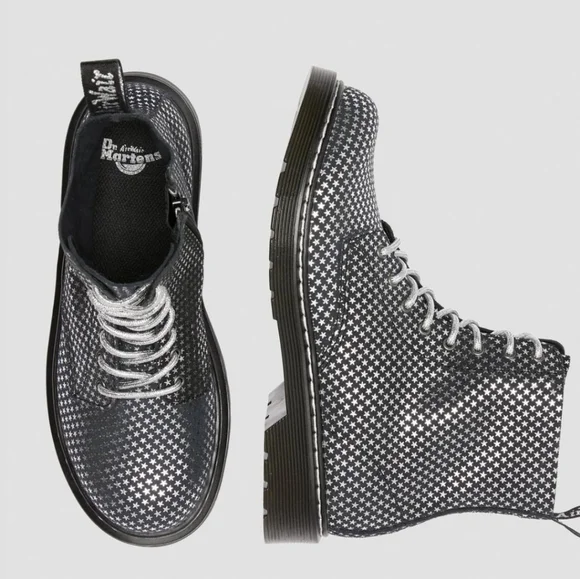 Dr. Martens new without Box size 5 Ladies 1460 Pascal Boot star boots - Picture 2 of 16